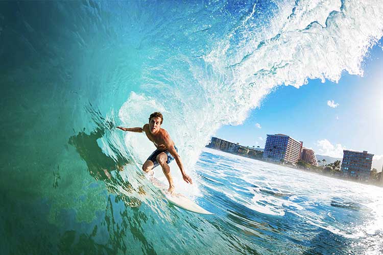 man-surfing-incognito-software